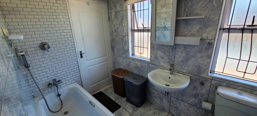2 Bedroom Property for Sale in Tuscany Glen Western Cape